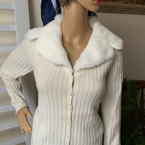 Ann Taylor 100% cashmere rabbit collar cardigan - Picture 5 of 7